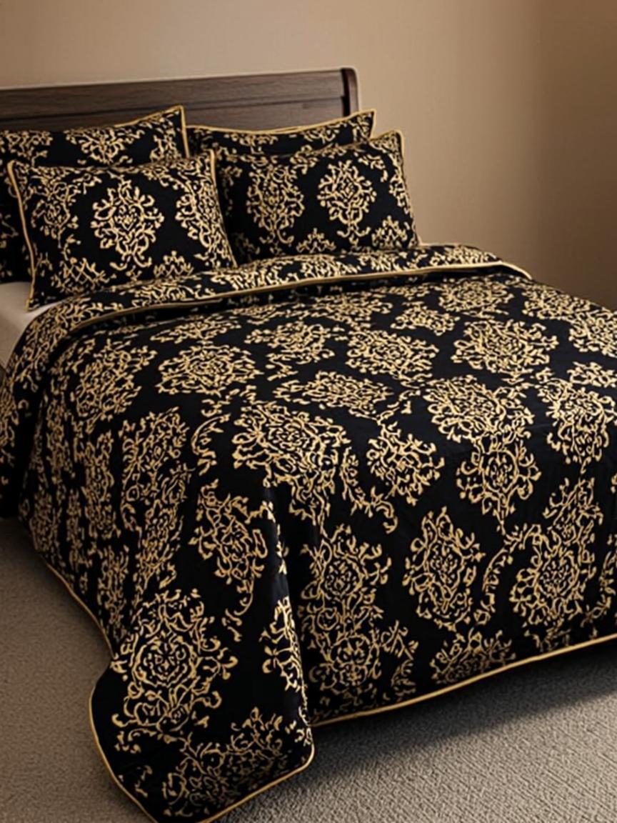 Black Gold Baroque Bedsheet — Luxury Print 300 TC